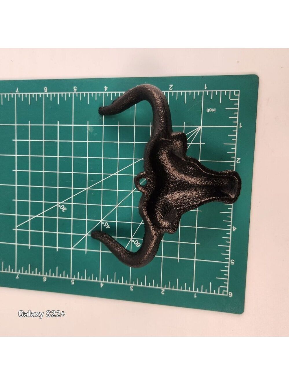 Cast Iron Bull Head Shaped Hat Holder Wall Coat Hook With Rustic Black Finish De - Picture 8 of 9